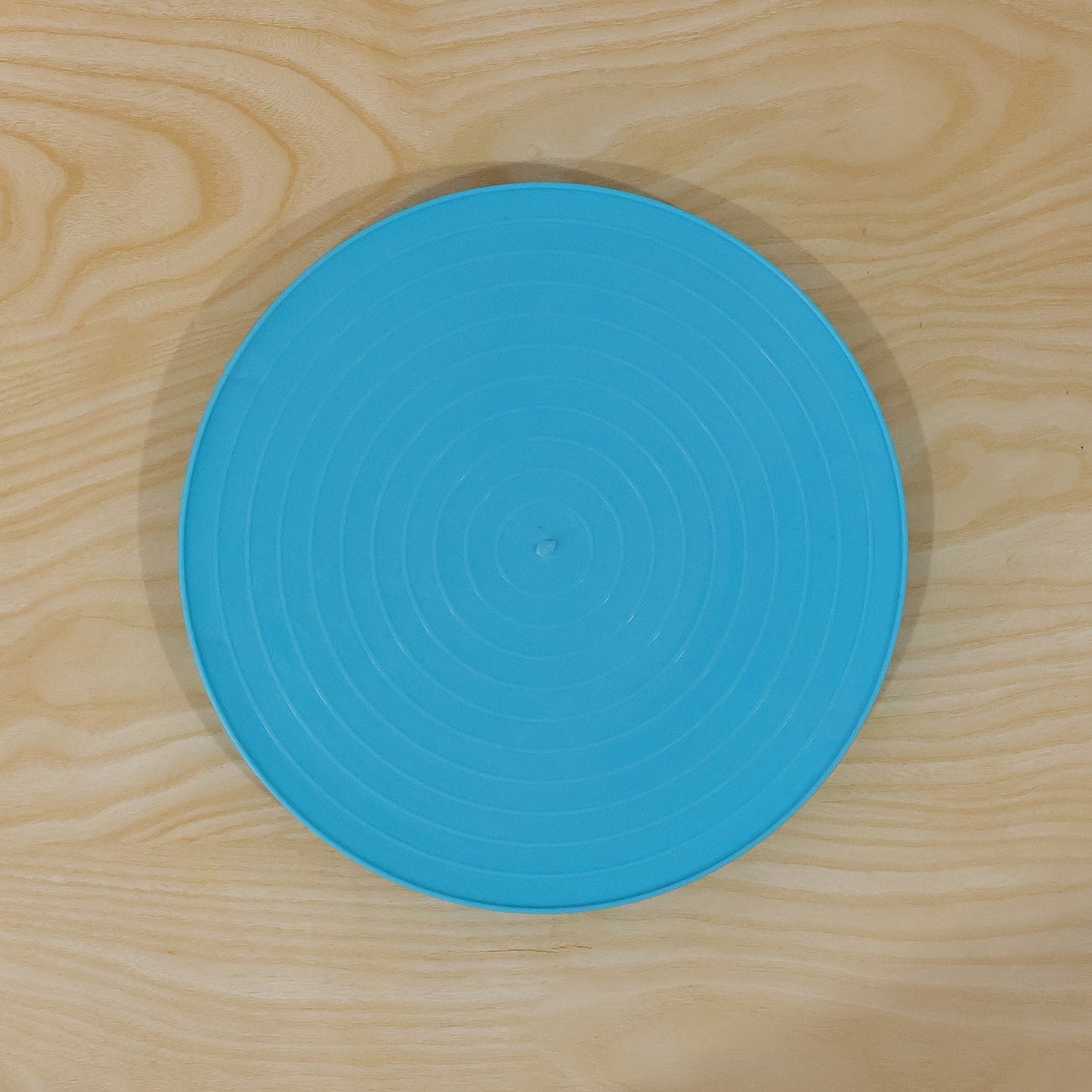 Decorative Non-Slip Plastic Serving Tray with Stand (1 Pc)