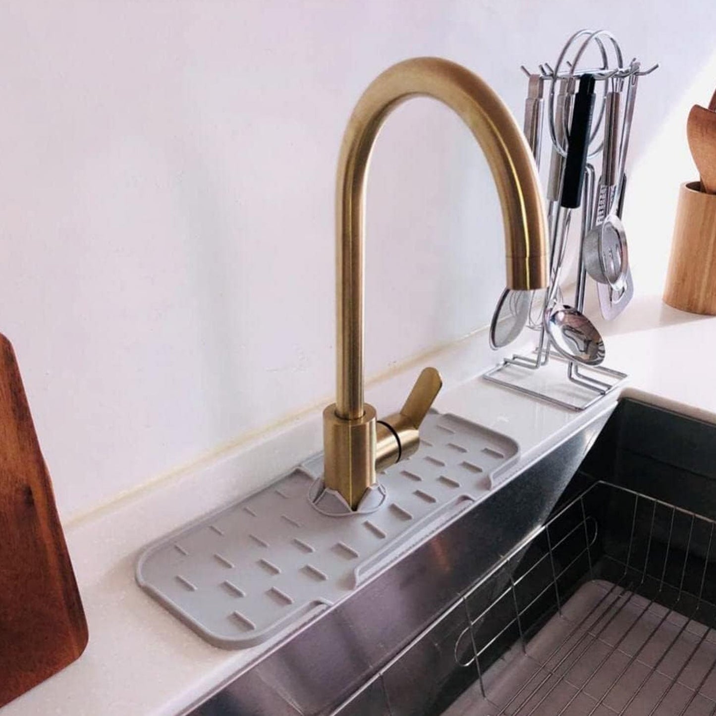 Silicone Faucet Splash Guard Pad Kitchen & Bathroom Sink (1 Pc / Mix Design & Size)