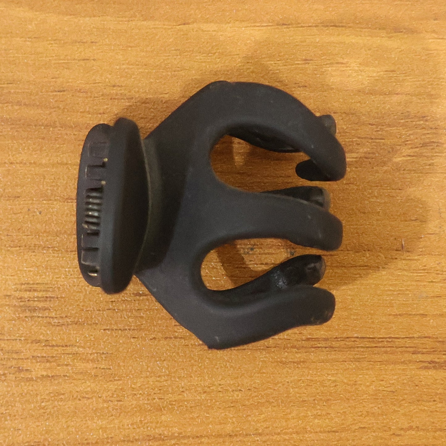 Stylish Matte Finish Hair Claw Clip (1 Pc)
