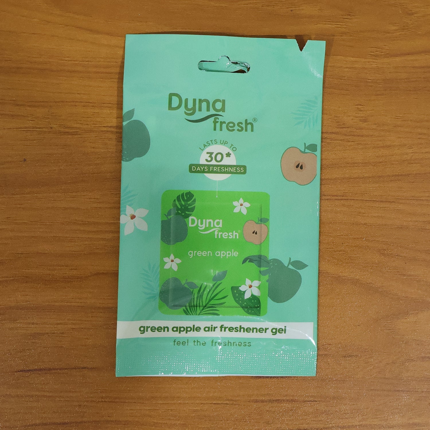 Hanging green apple deodorizing gel