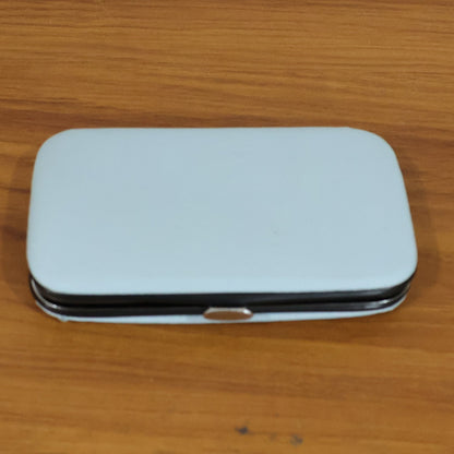 Portable nail trimming set
