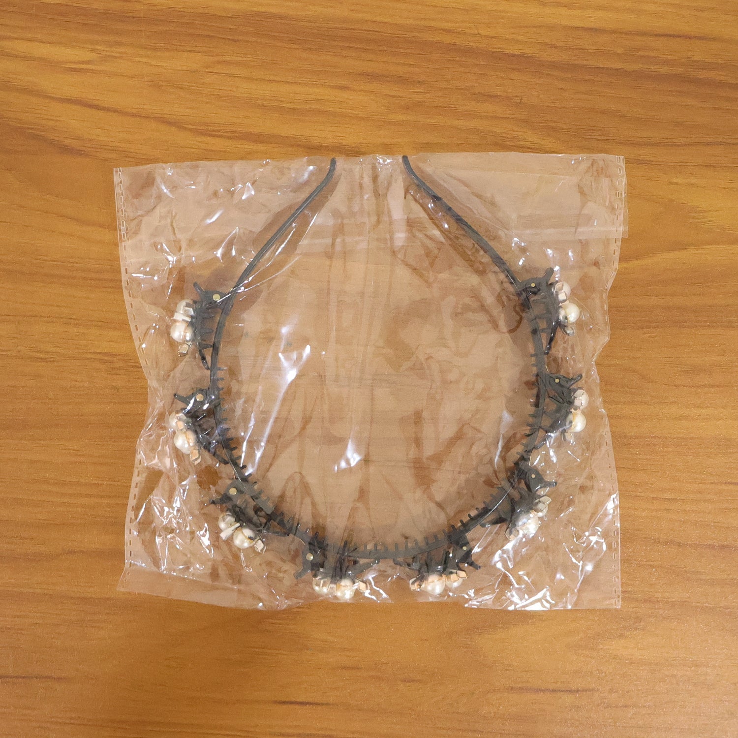 women stylish pearl headband