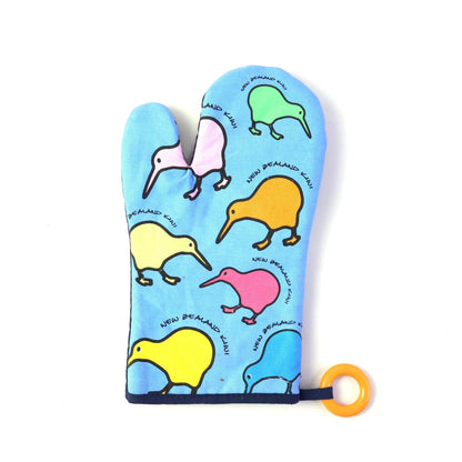 23453 oven glove white background