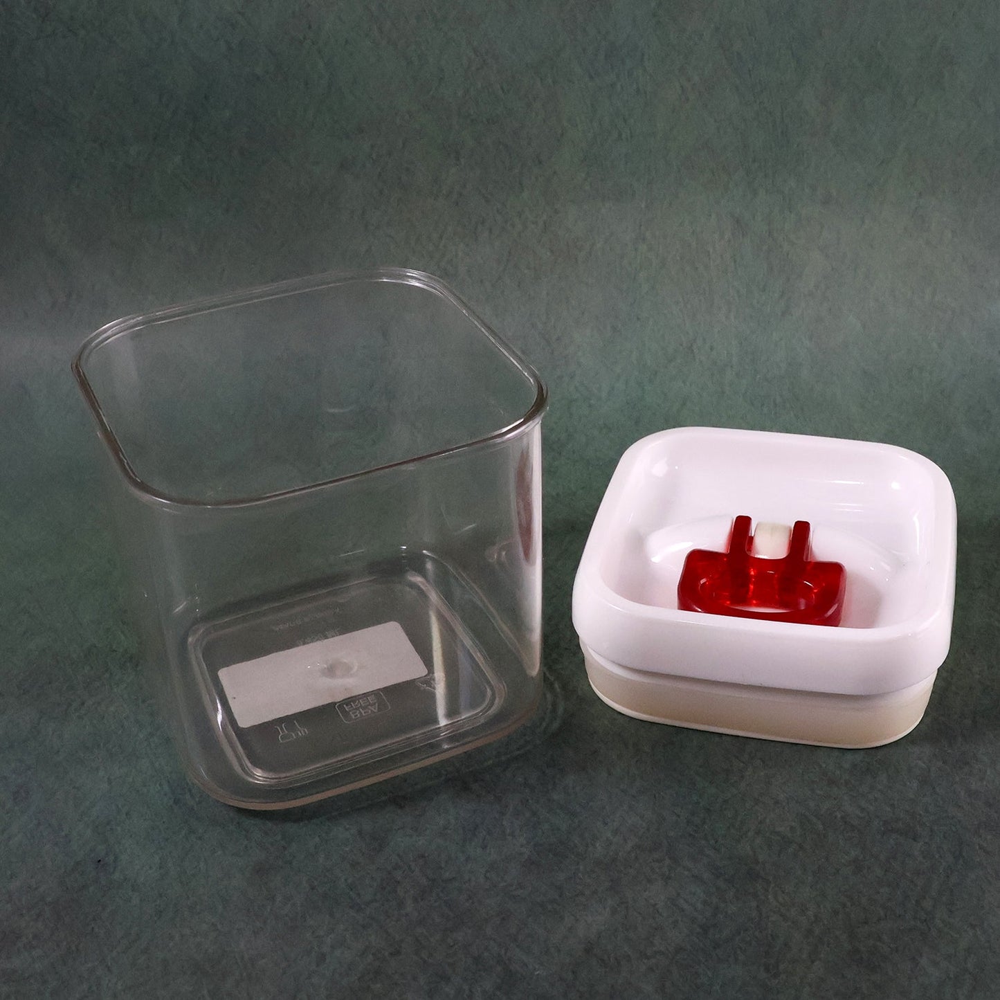 Home kitchen container for cereals and pulses