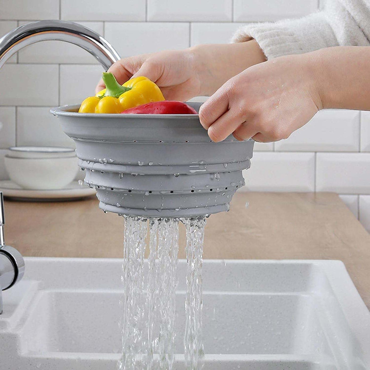 2 in 1 Over-Sink Cutting Board with Built-In Collapsible Strainer (50 x 28 Cm)