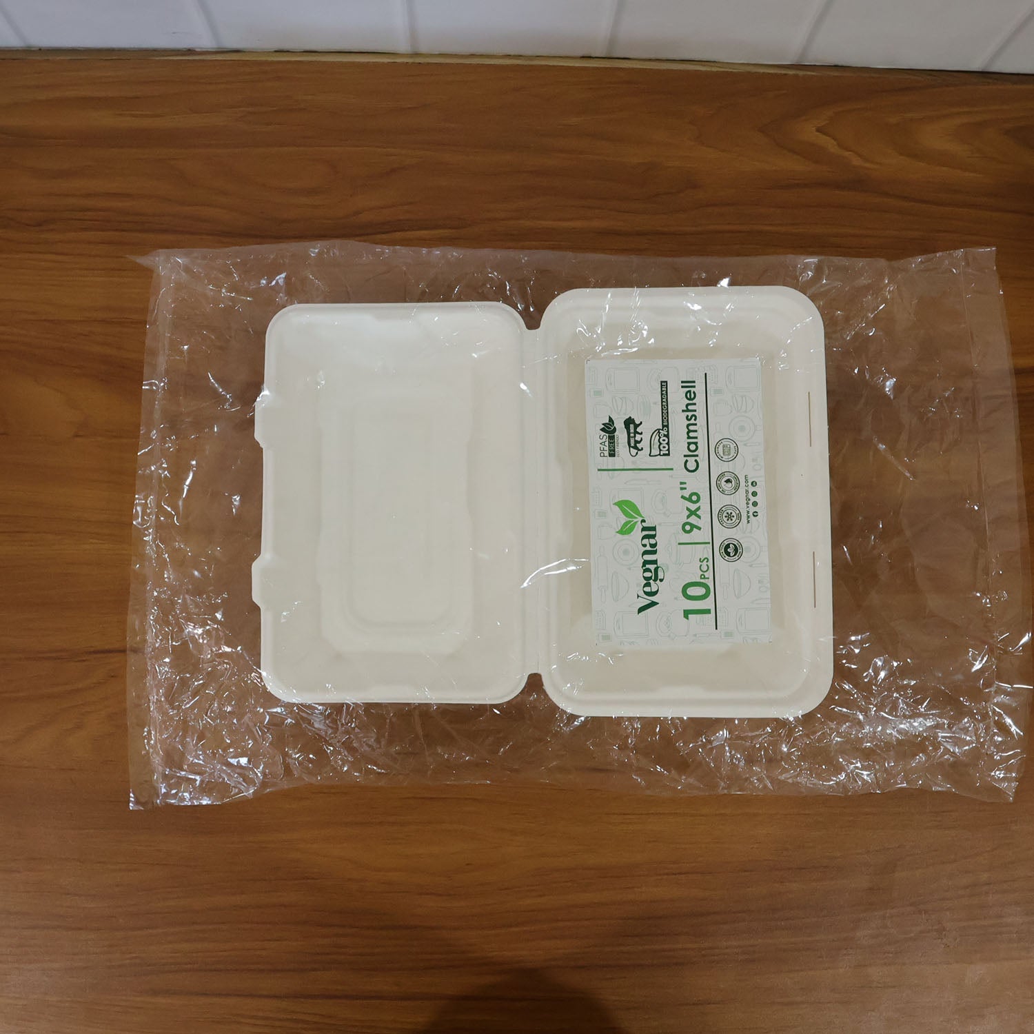 9x6 inch bagasse container lifestyle photo