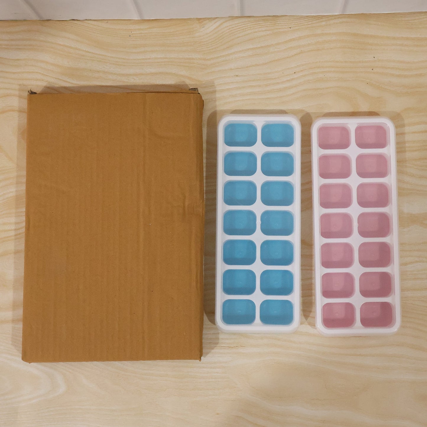 Multipurpose Plastic Ice Cube Tray With Lid (Pack of 2, 14 Grid Each)