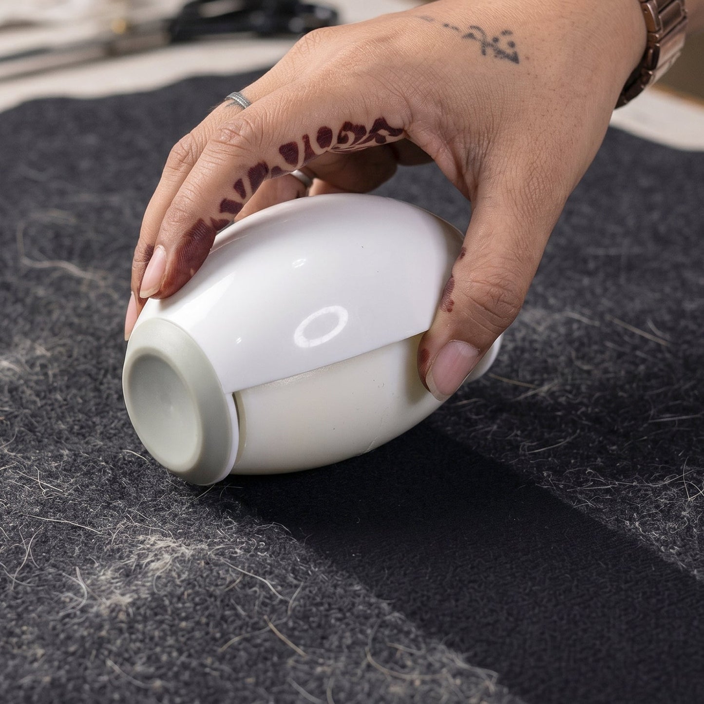 Reusable Lint Roller - 1 Pc – Eco-Friendly, Easy-to-Use for Clothes, Furniture