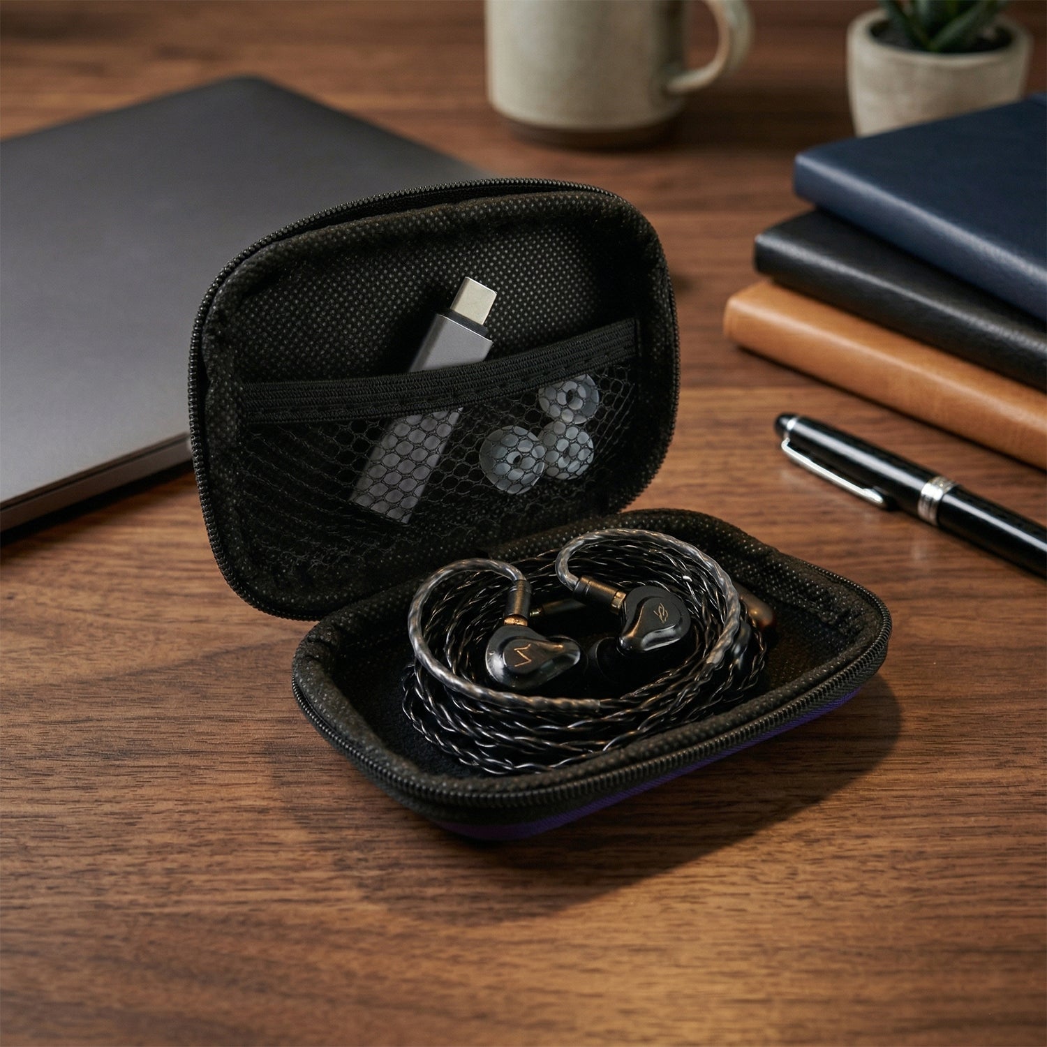Earphones gadget carry pouch