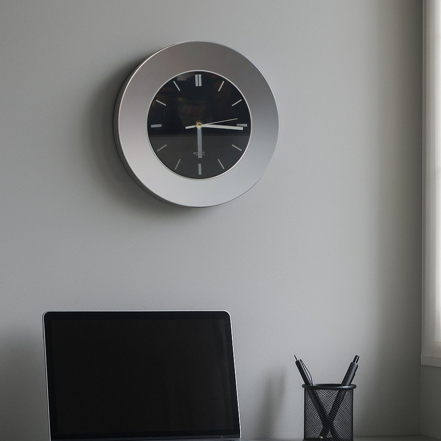 Round Clock