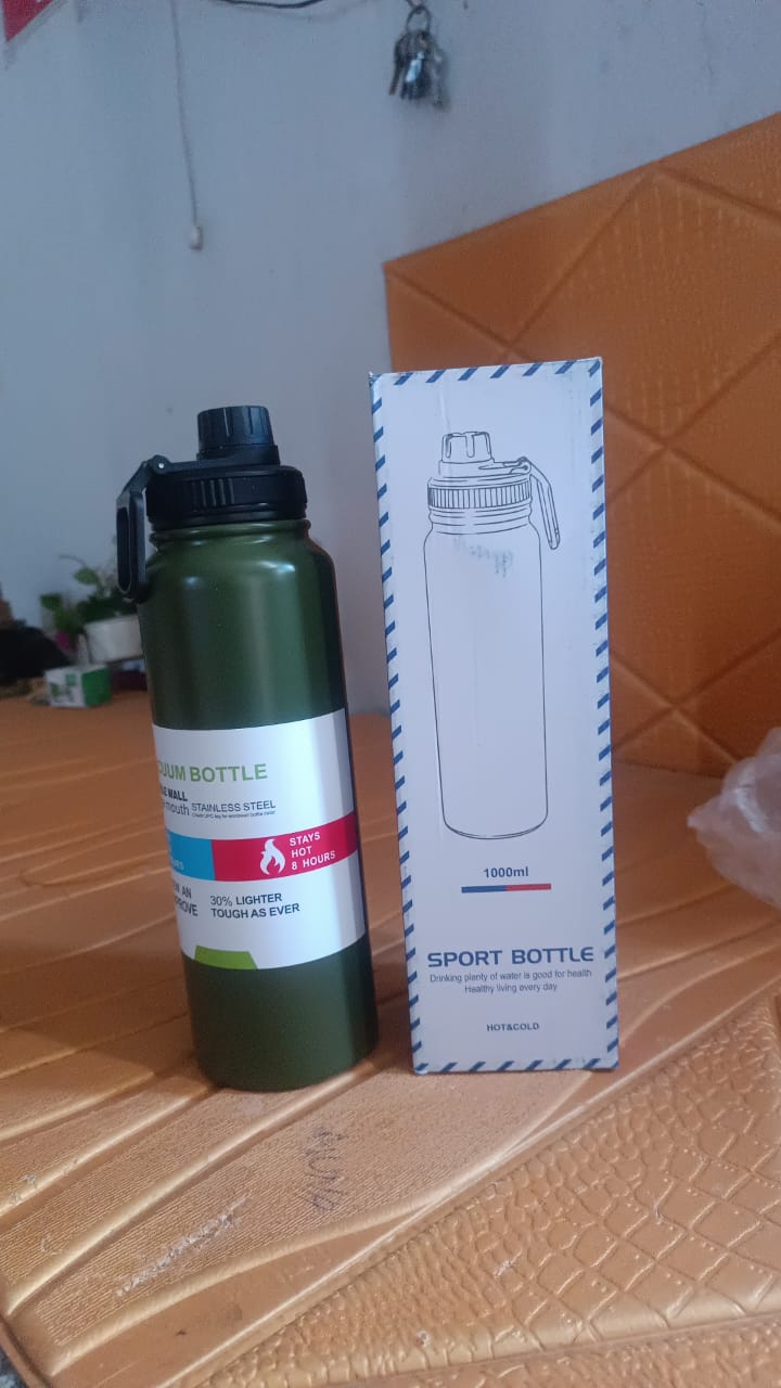 Stainless Steel Double Wall Vacuum-Insulated Drink Water Bottle (800 ML Approx / Mix Color)
