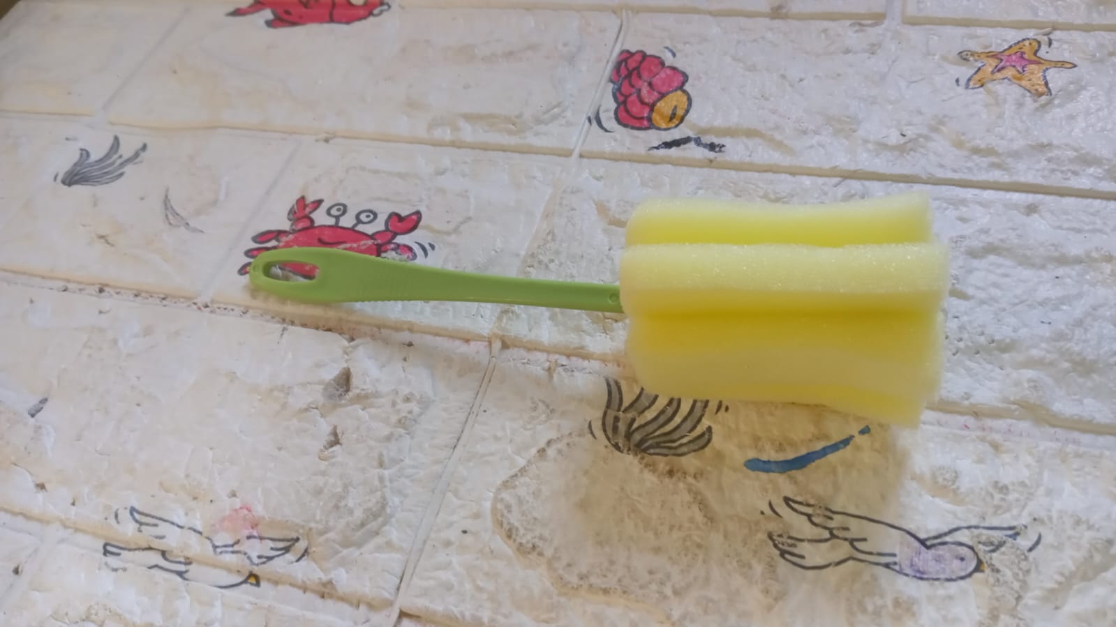 20cm multi-use sponge scrubber brush for kitchen cleaning – lightweight and easy to use