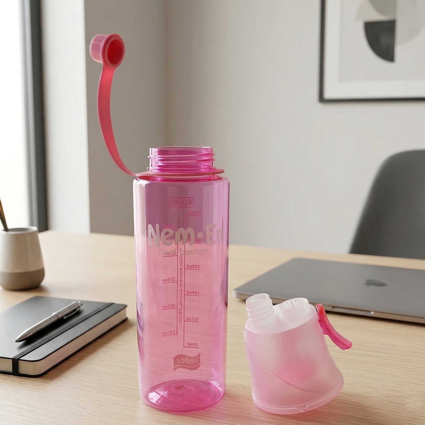 Plastic Sports Water Bottle – Dual Function with Built-In Mist Spray (600 ML)